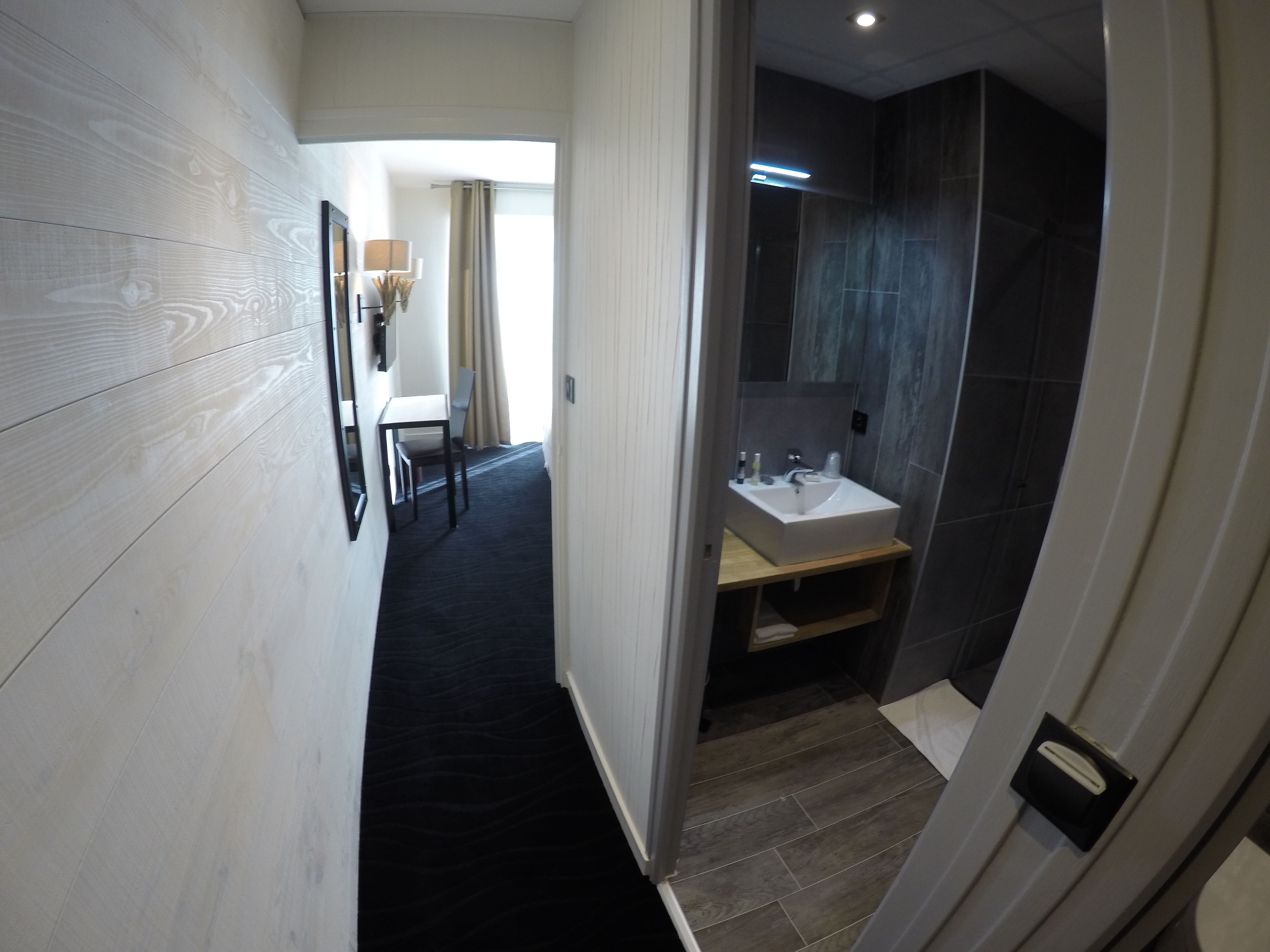 superior double room, sea view | room amenity