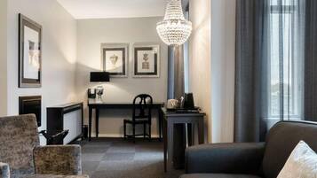 32–tuumainen taulutelevisio, jossa digitaalikanavat