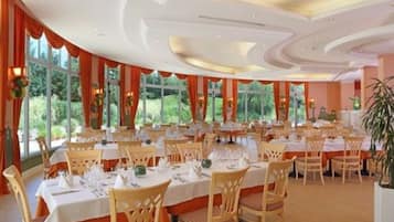 2 Restaurants; Frühstück und Abendessen werden serviert