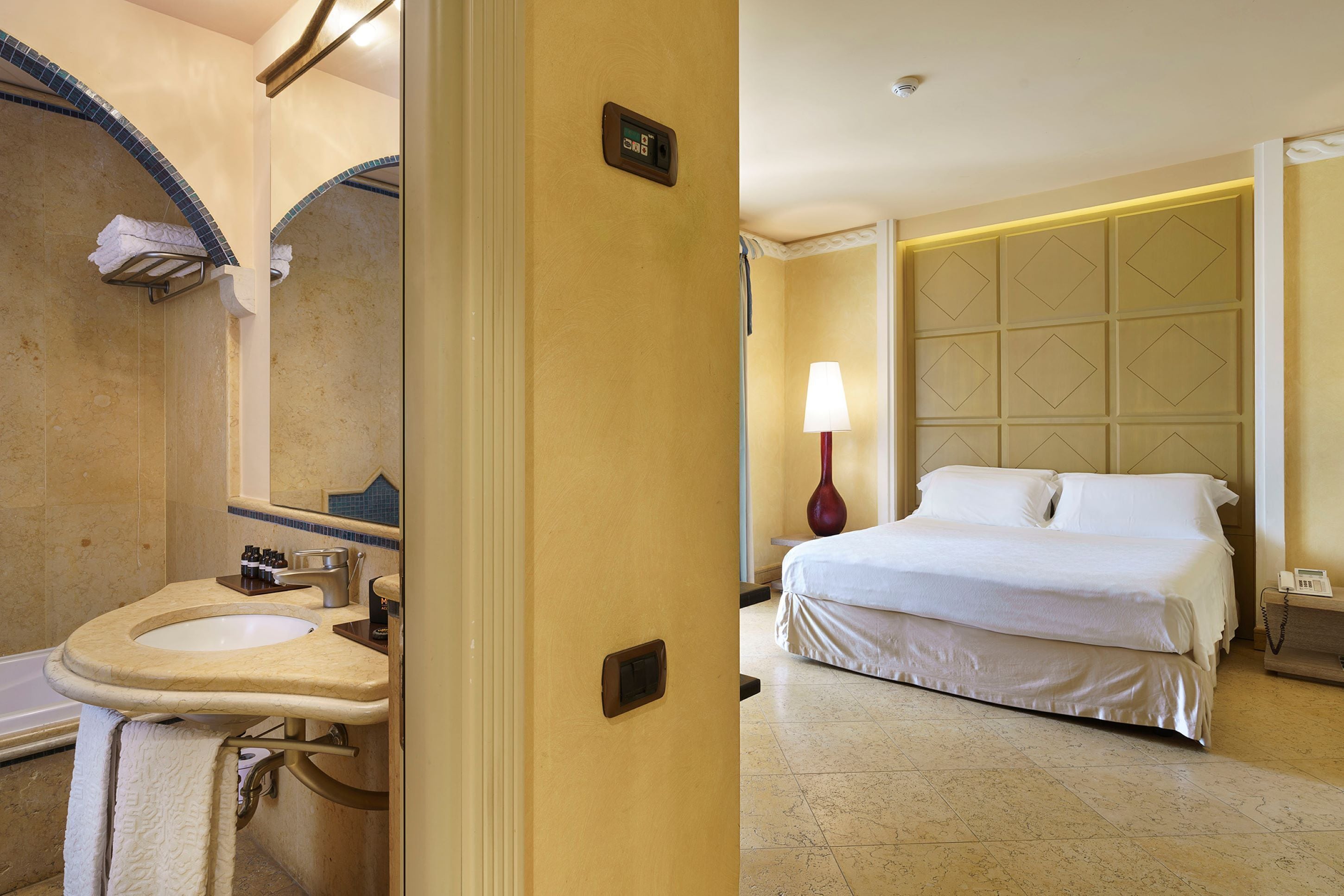 1 bedroom, egyptian cotton sheets, premium bedding, minibar