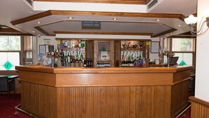 Bar (on property) - Park Hotel (Montrose)