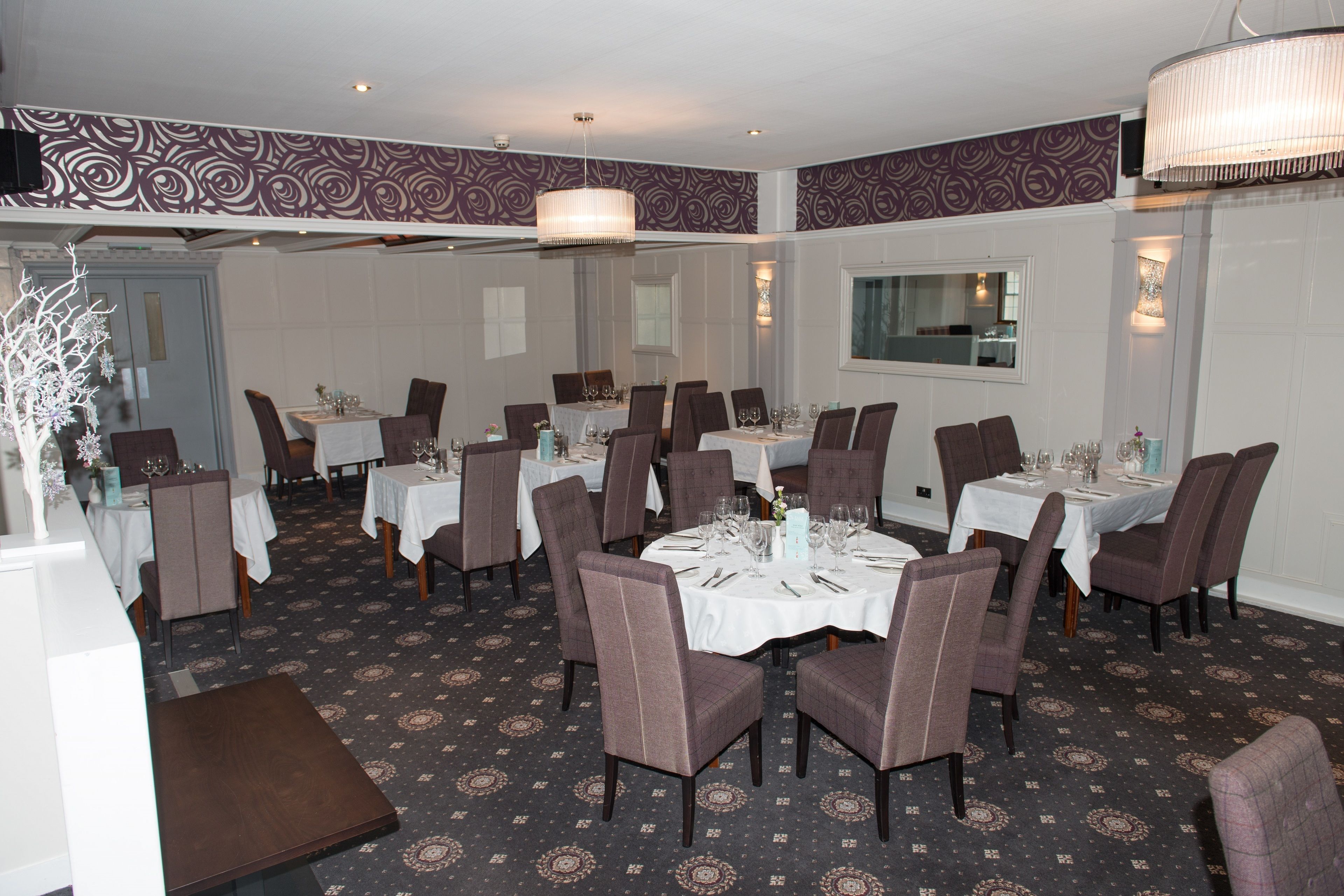 Breakfast, lunch, dinner served; British cuisine 