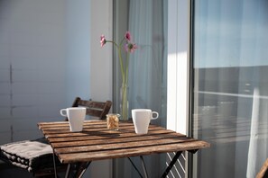 高级双人房, 阳台 | 高档床上用品、Select Comfort 床、特色装修、特色家居