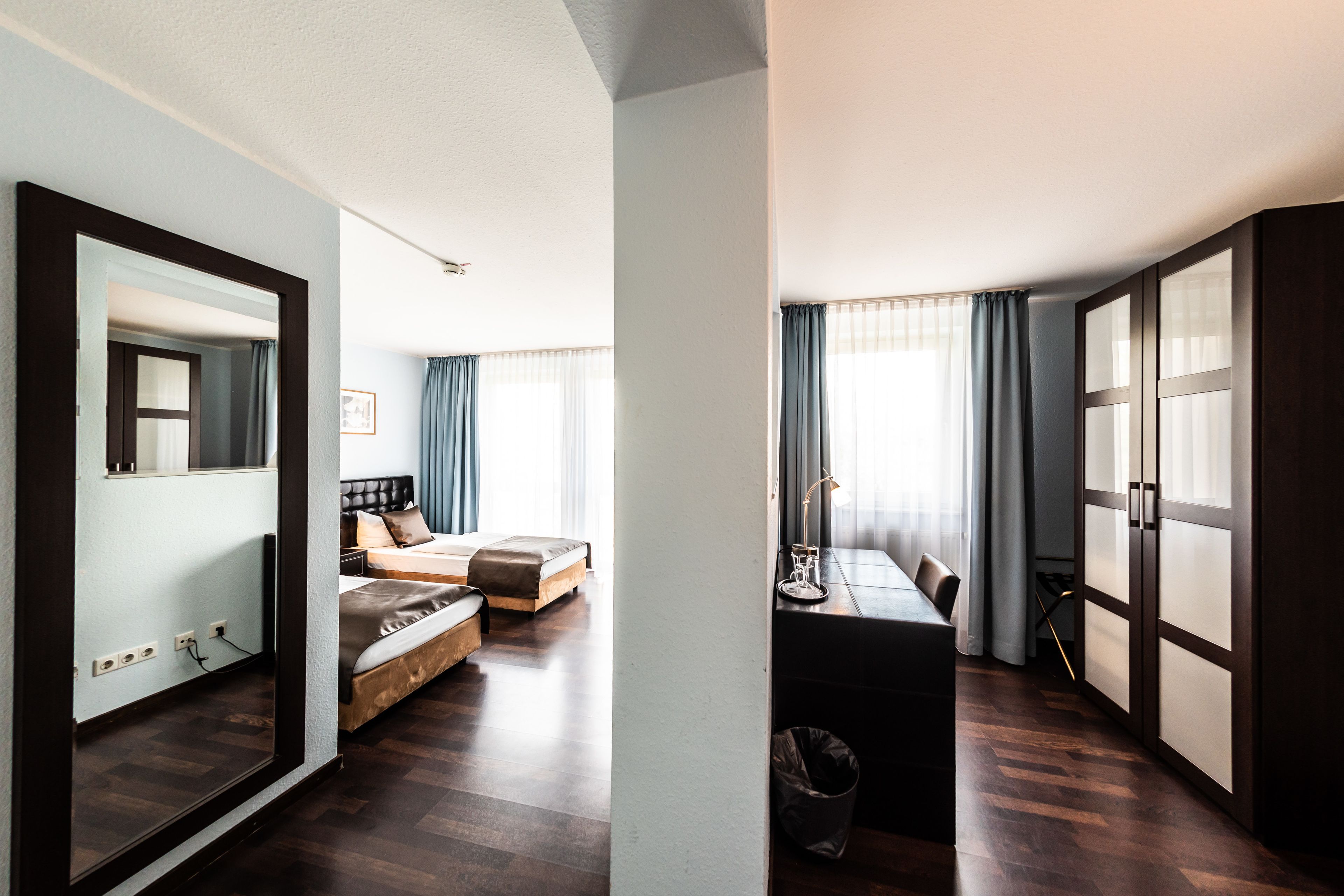 standard double room | hypo-allergenic bedding, minibar, in-room safe, desk