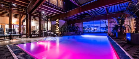 Piscine couverte, piscine extérieure