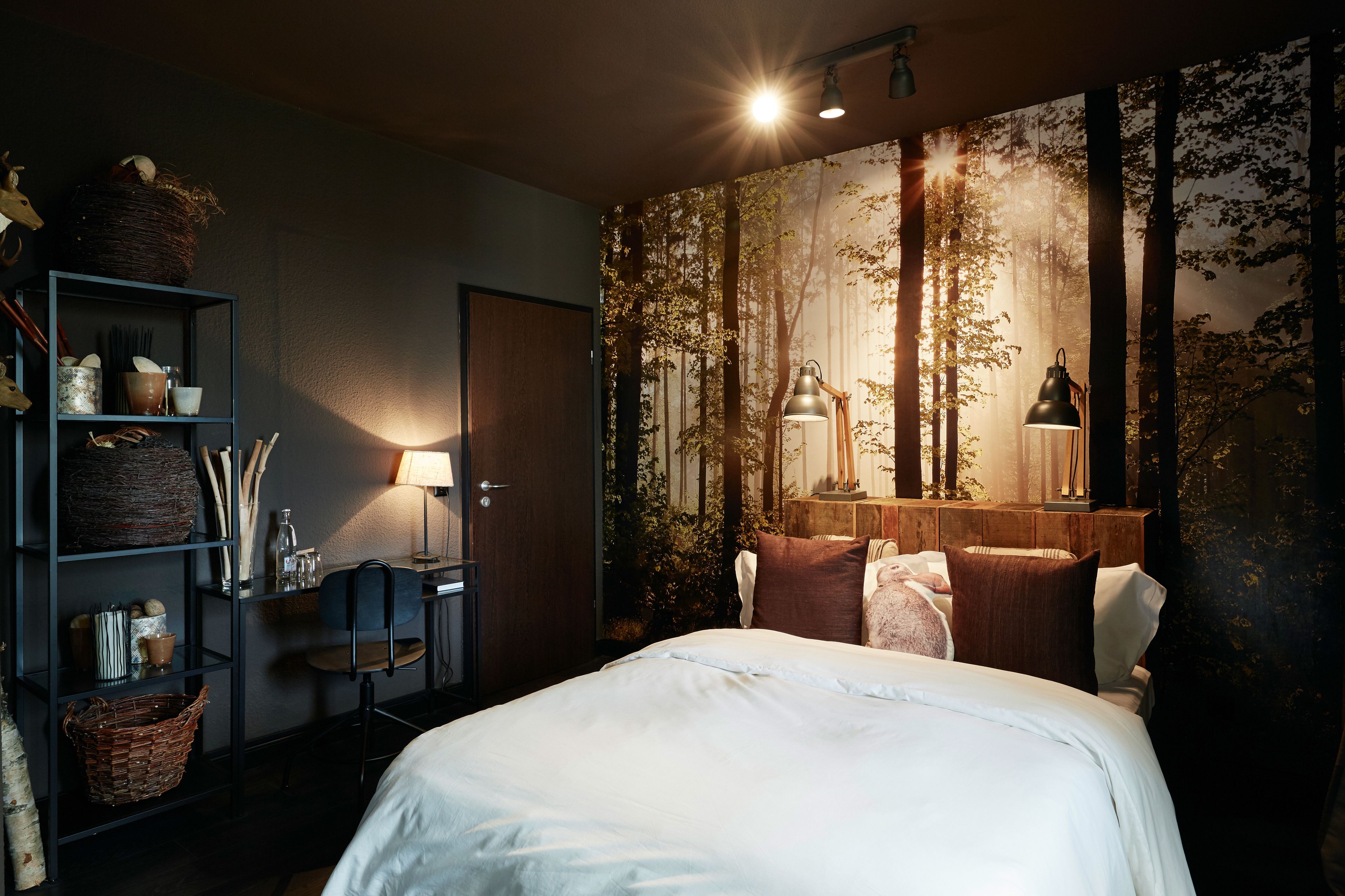 economy double room | premium bedding, individually decorated, individually furnished, desk