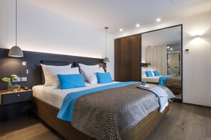 Suite, Pets not allowed, Partial Lake View | Hypo-allergenic bedding, in-room safe, desk, laptop workspace - SEEhotel Friedrichshafen (Friedrichshafen)