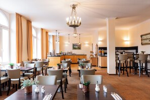 Frokostbuffé hver dag (EUR 17 per person)