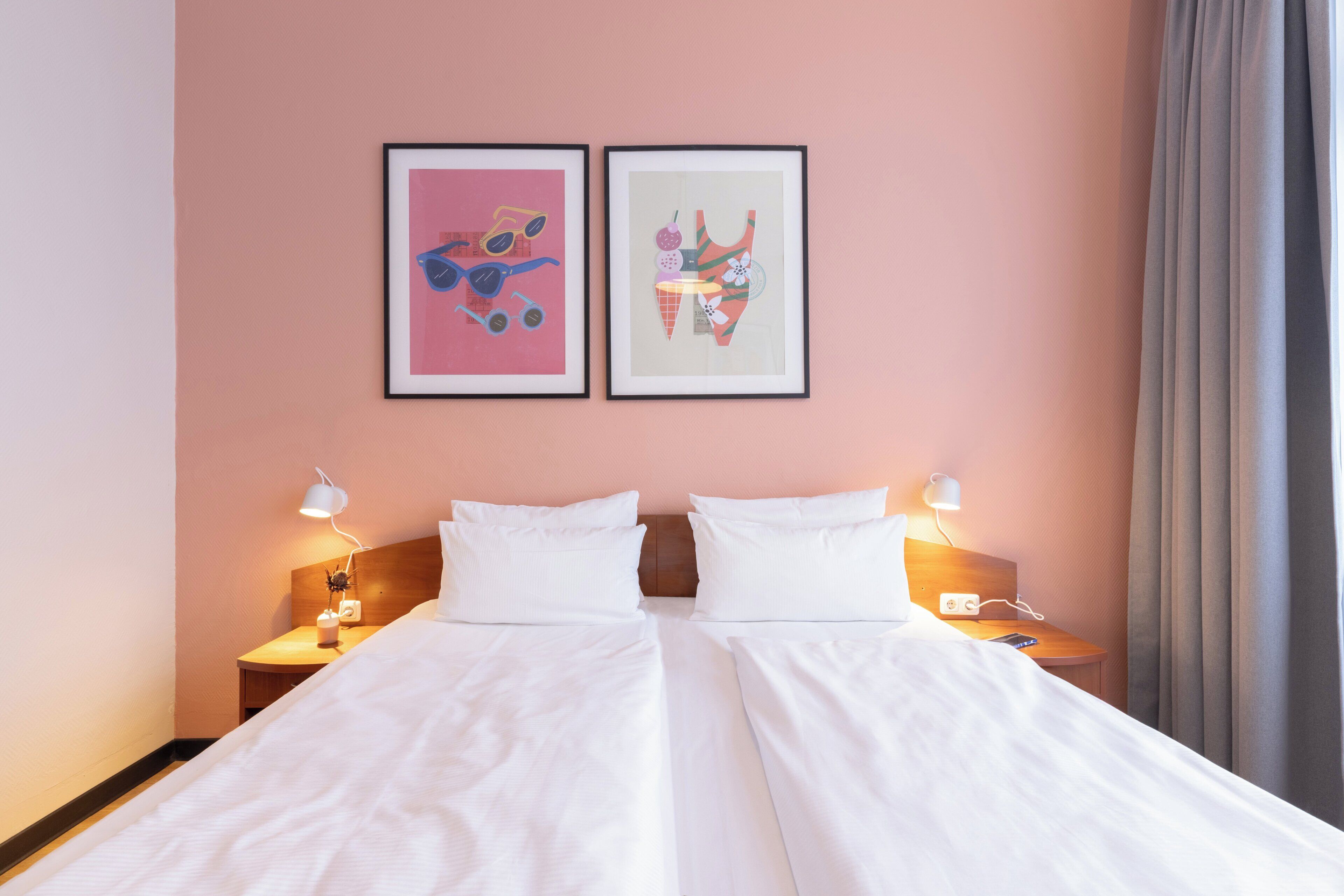 Standardværelse - 1 kingsize-seng | Allergivenligt sengetøj, pengeskab på værelset, individuelt design