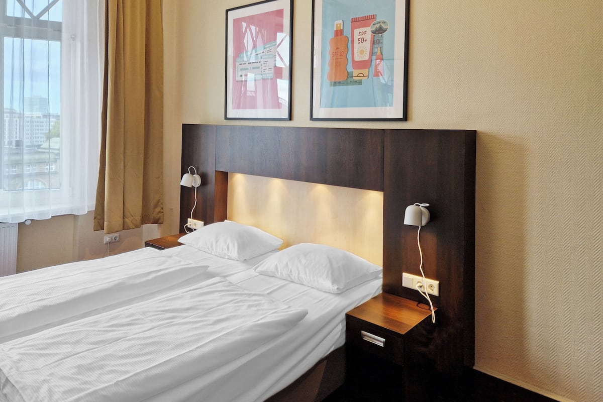 Rom – premium | Allergitestet sengetøy, safe på rommet og individuelt dekorert