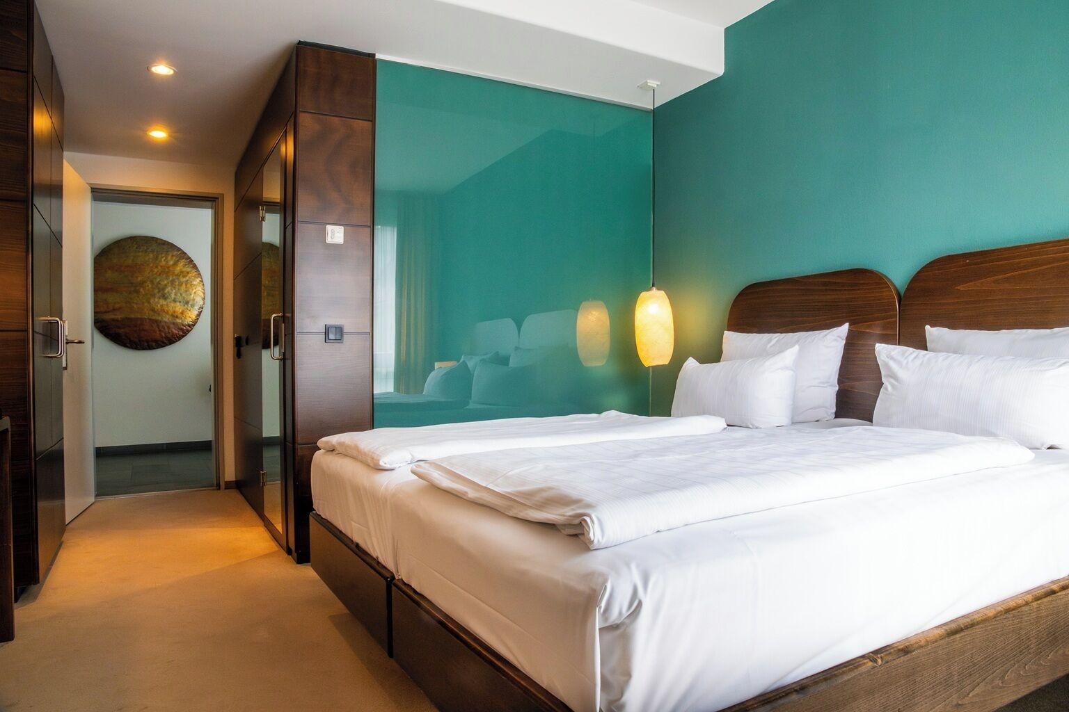 Business tweepersoonskamer | Luxe beddengoed, een kluis op de kamer, individueel gemeubileerd