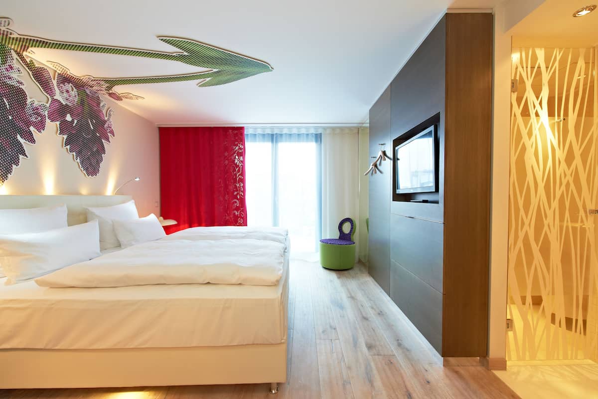 Literie hypoallergénique, coffres-forts dans les chambres