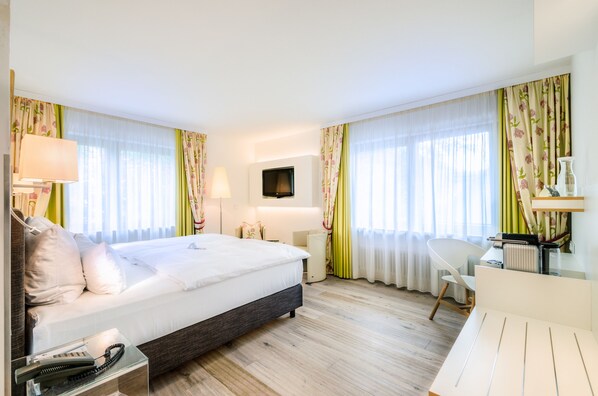 Hypo-allergenic bedding, in-room safe, individually decorated