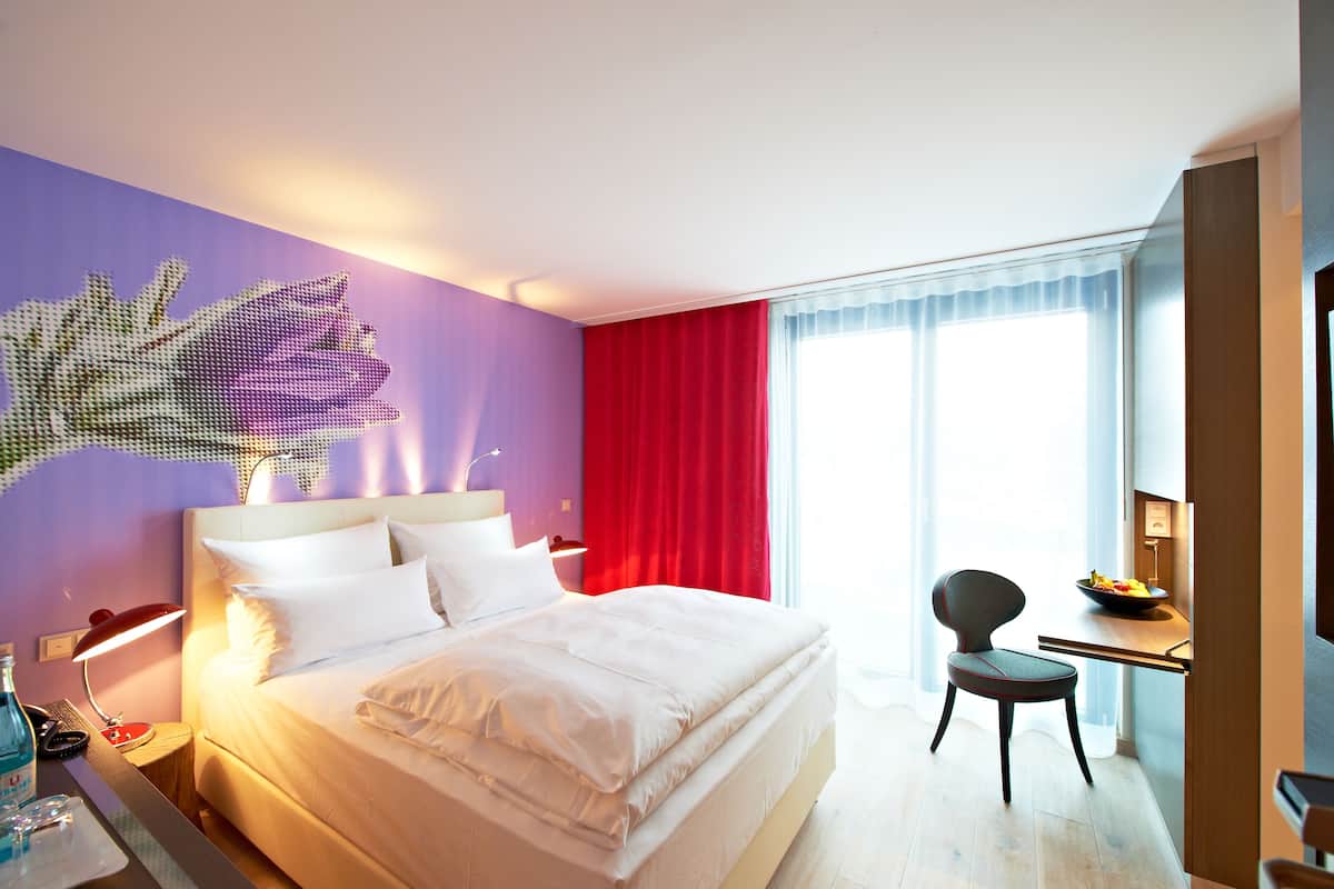 Hypo-allergenic bedding, in-room safe, individually decorated