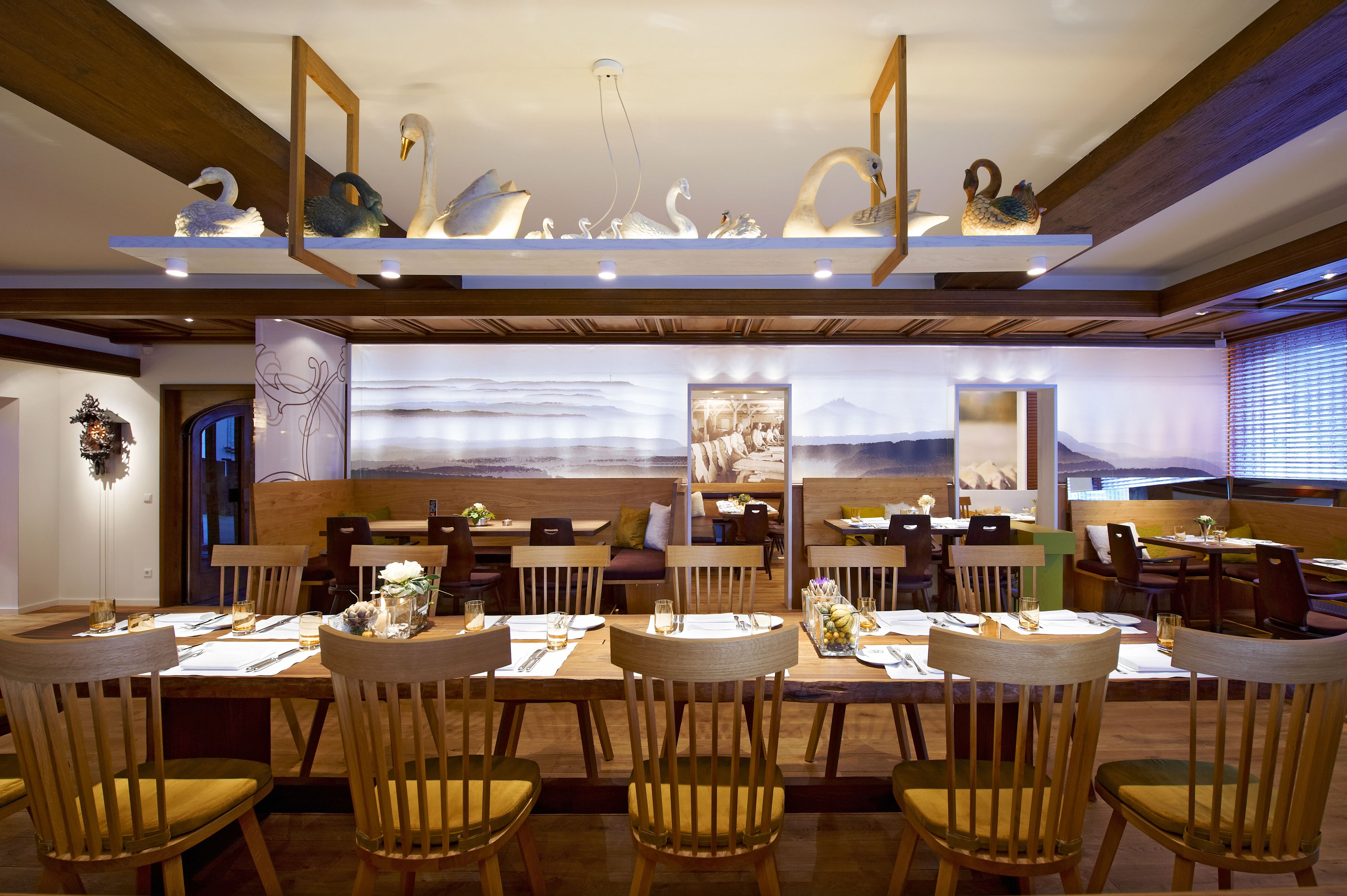 lunch, dinner served; local cuisine, al fresco dining