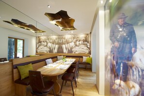 Lunch, dinner served; local cuisine, al fresco dining 