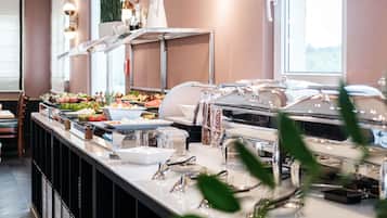 Frokostbuffé hver dag (mot et tillegg)