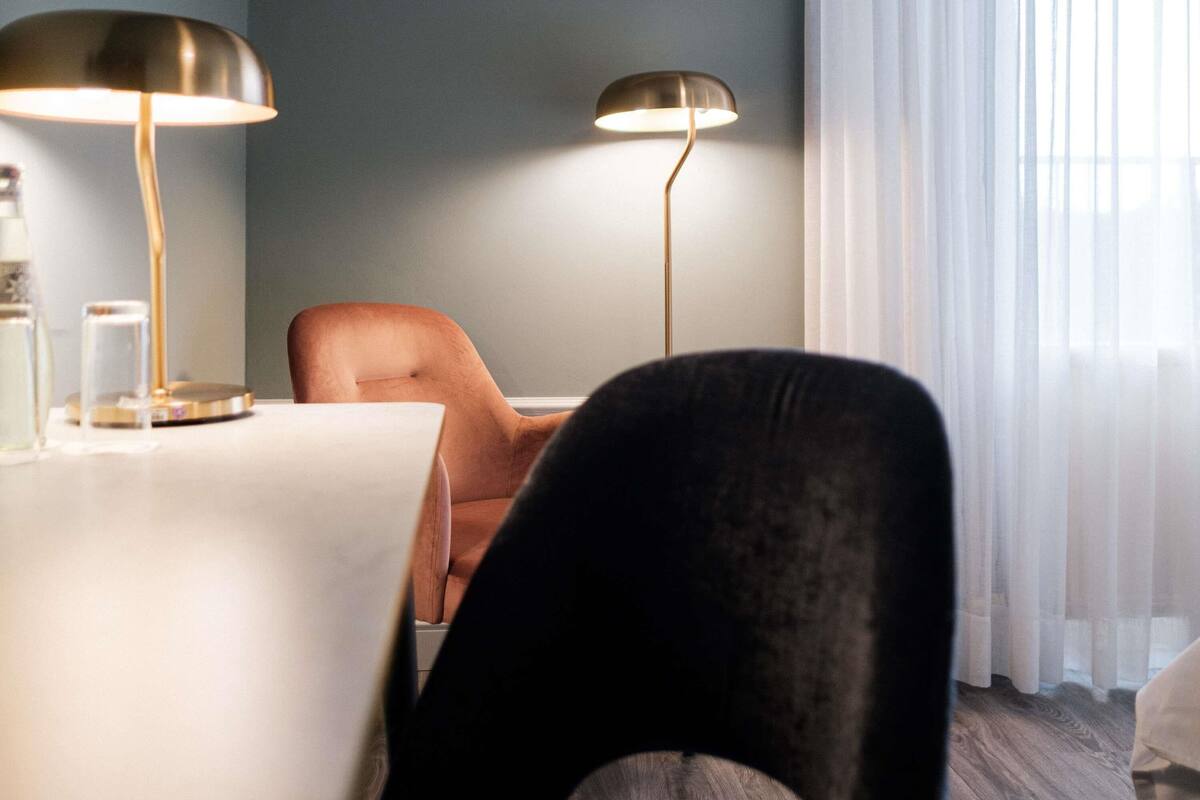 Ropa de cama hipoalergénica y escritorio