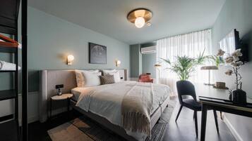 Suite, Multiple Beds, Balcony