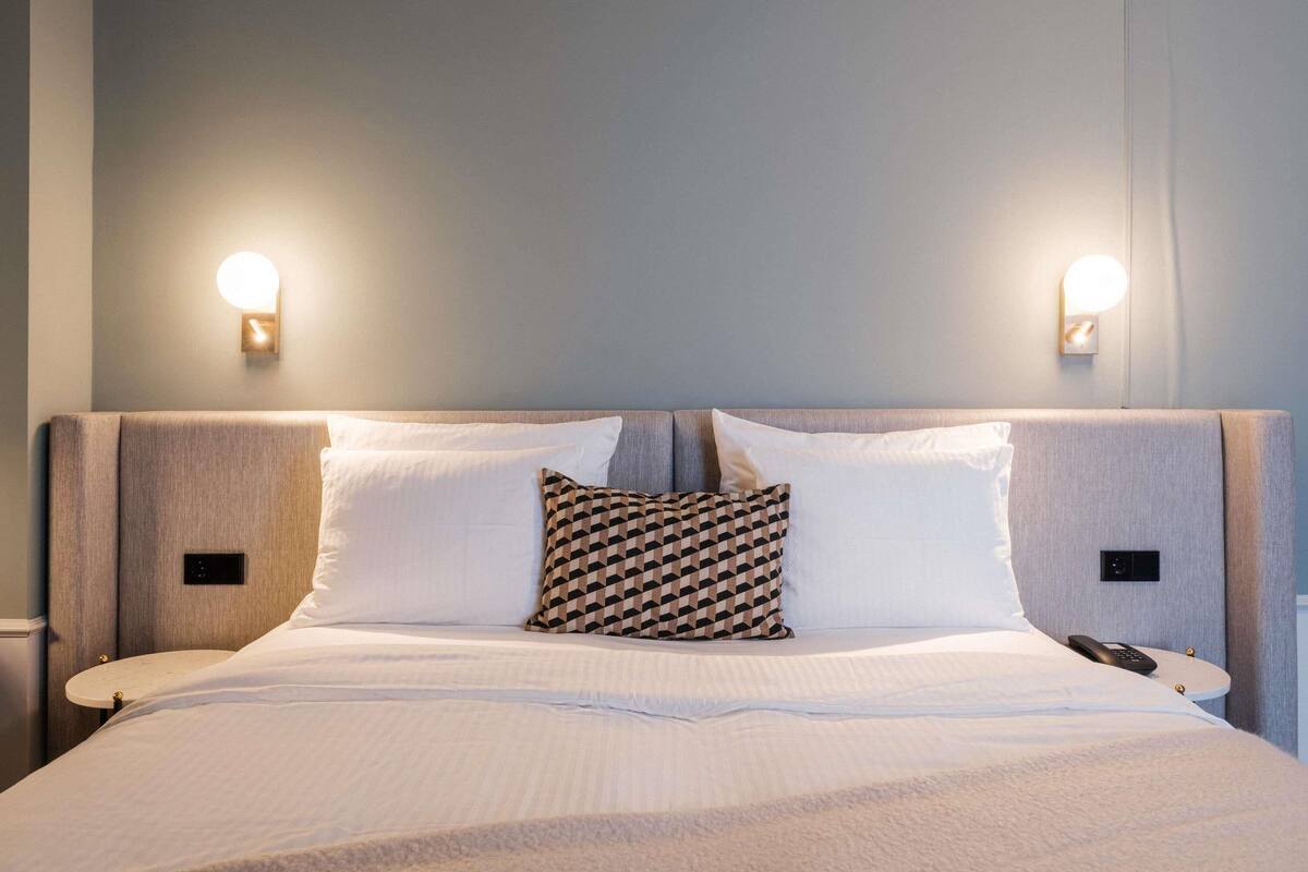 Ropa de cama hipoalergénica y escritorio