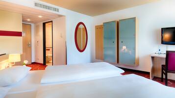 Ropa de cama hipoalergénica, caja fuerte, escritorio