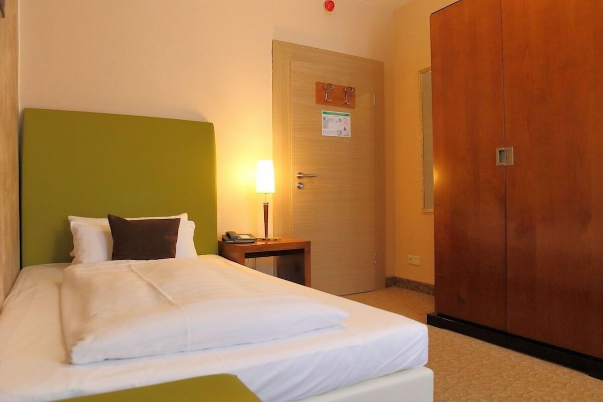 Ropa de cama hipoalergénica, edredón y minibar 