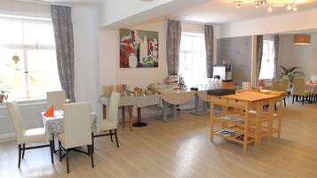 Daily buffet breakfast (EUR 8.00 per person)