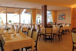 Lunsj og middag serveres, italienske retter