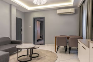 Suite, 1 Bedroom | Premium bedding, down comforters, Select Comfort beds, minibar - Park Inn by Radisson Serviced Apartments, Lagos Victoria Island (Lagos)