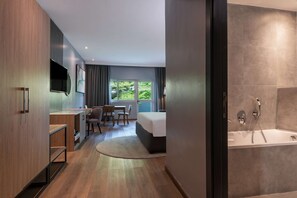 特級客房, 露台 | 高級寢具、羽絨被、Select Comfort 床墊、迷你吧