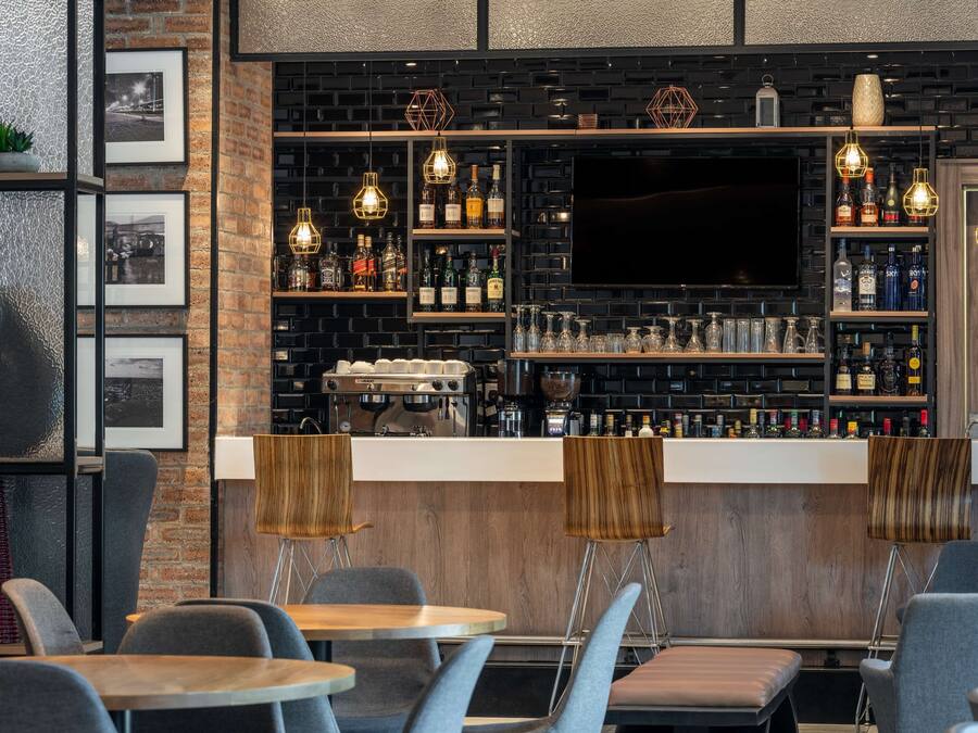 Bar (en la propiedad)