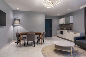 Executive Suite | Premium bedding, down comforters, Select Comfort beds, minibar - Park Inn by Radisson Serviced Apartments, Lagos Victoria Island (Lagos)