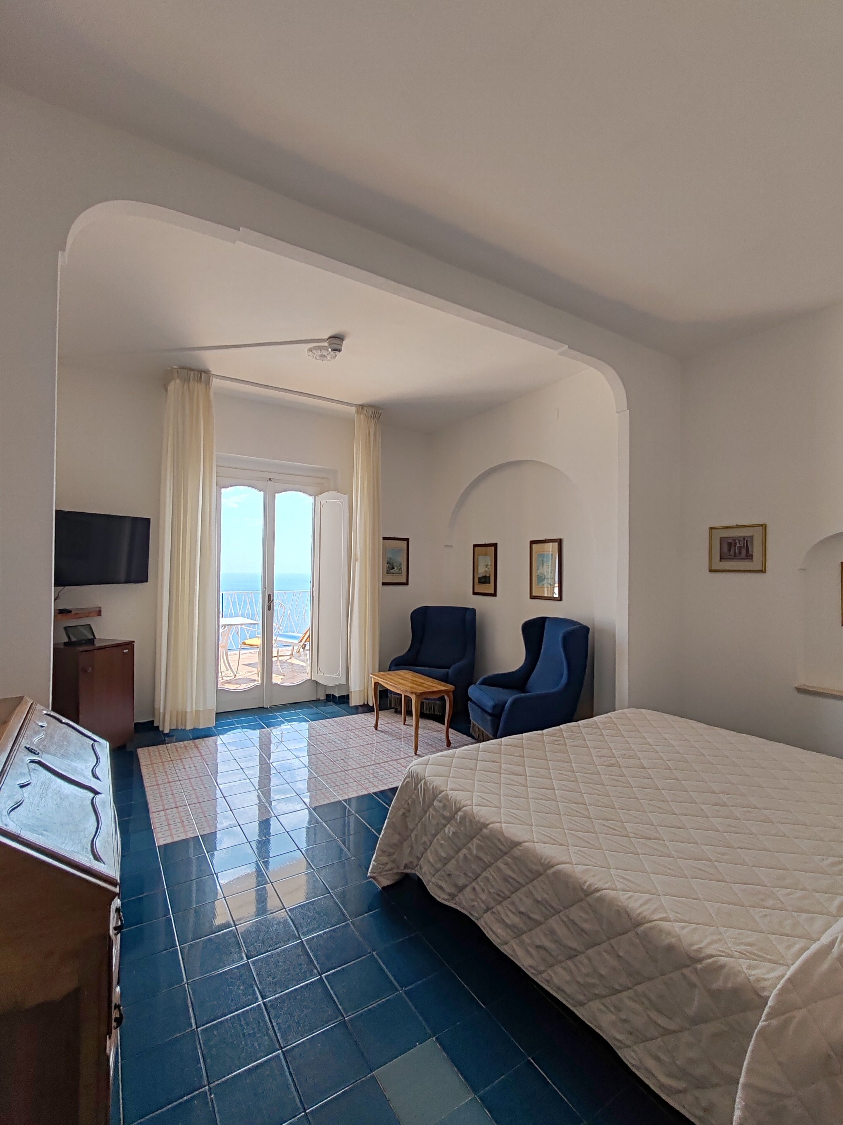 standard double or twin room, balcony, sea view | 1 bedroom, minibar, in-room safe, free wifi