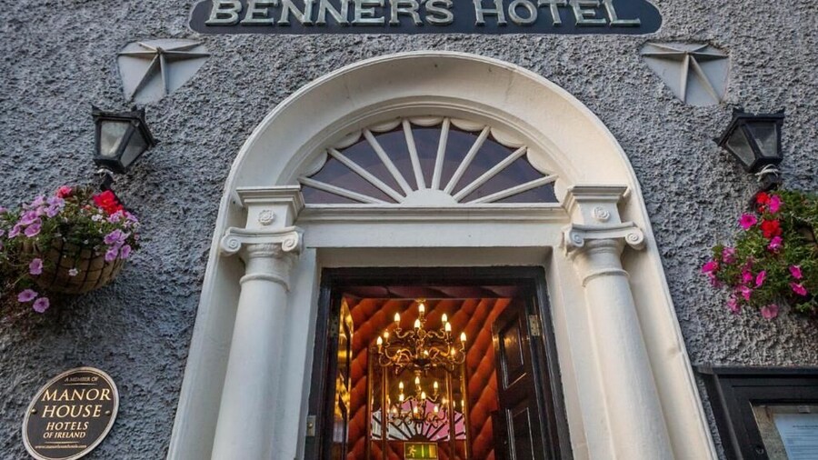 Dingle Benners Hotel