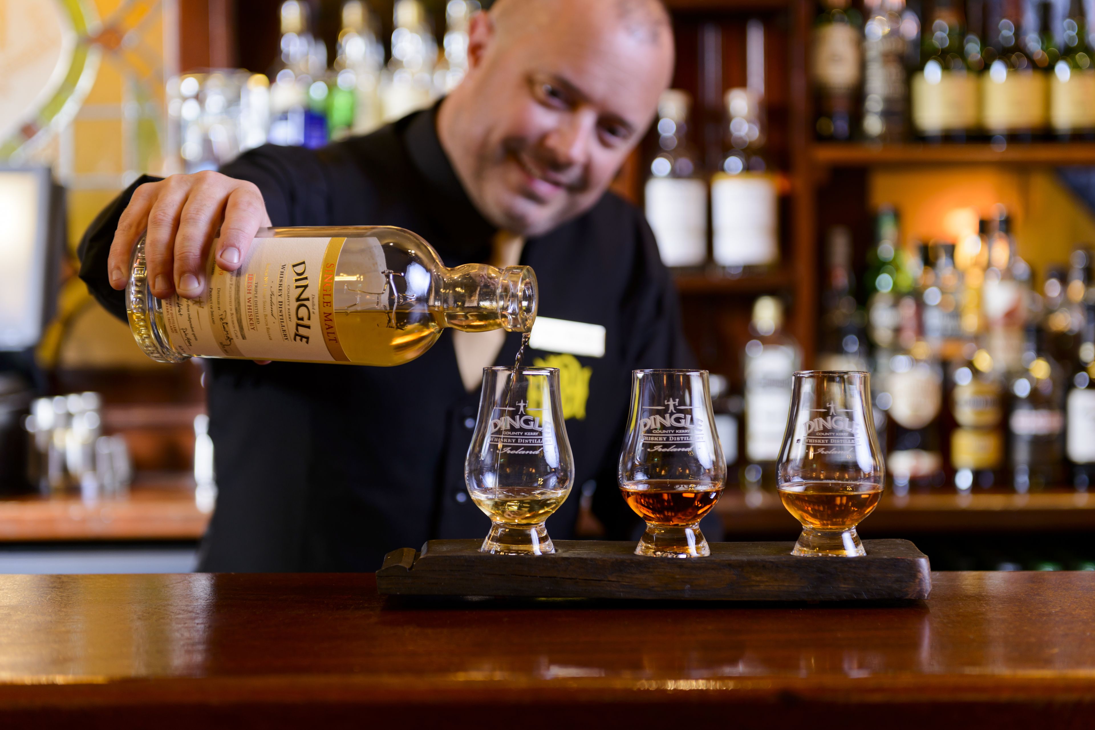 serves lunch and dinner