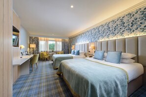 Double+Single bedded Room | Individually decorated, blackout curtains, iron/ironing board, free WiFi - Dingle Benners Hotel (Dingle)
