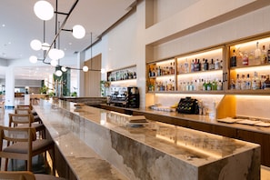 Breakfast, lunch and dinner served - Silken Antequera Hills (Antequera)
