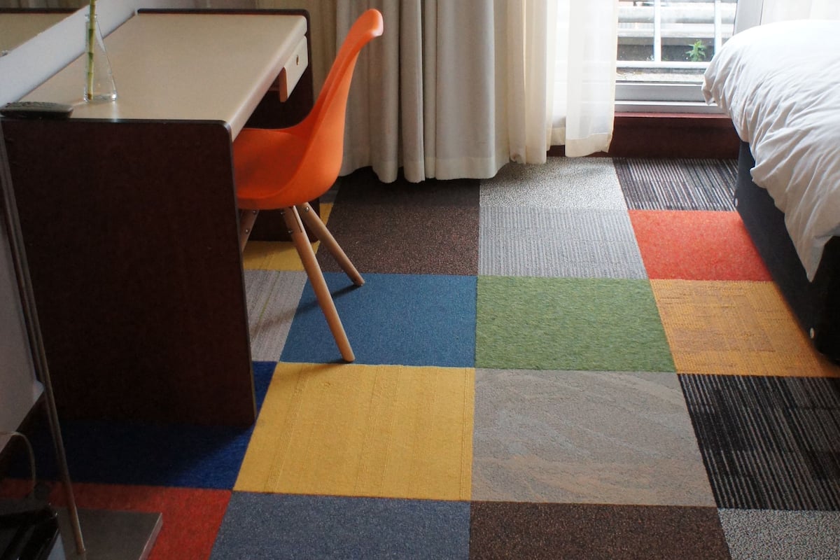 Luxe beddengoed, een bureau, gratis wifi, beddengoed