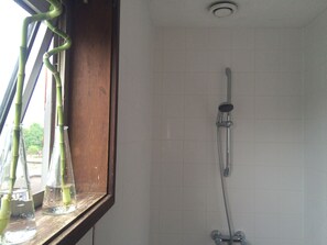 Family Apartment, 2 Bedrooms, Non Smoking, River View | Bathroom