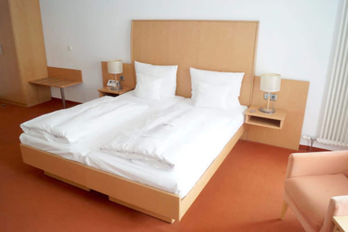 In-room safe, free WiFi