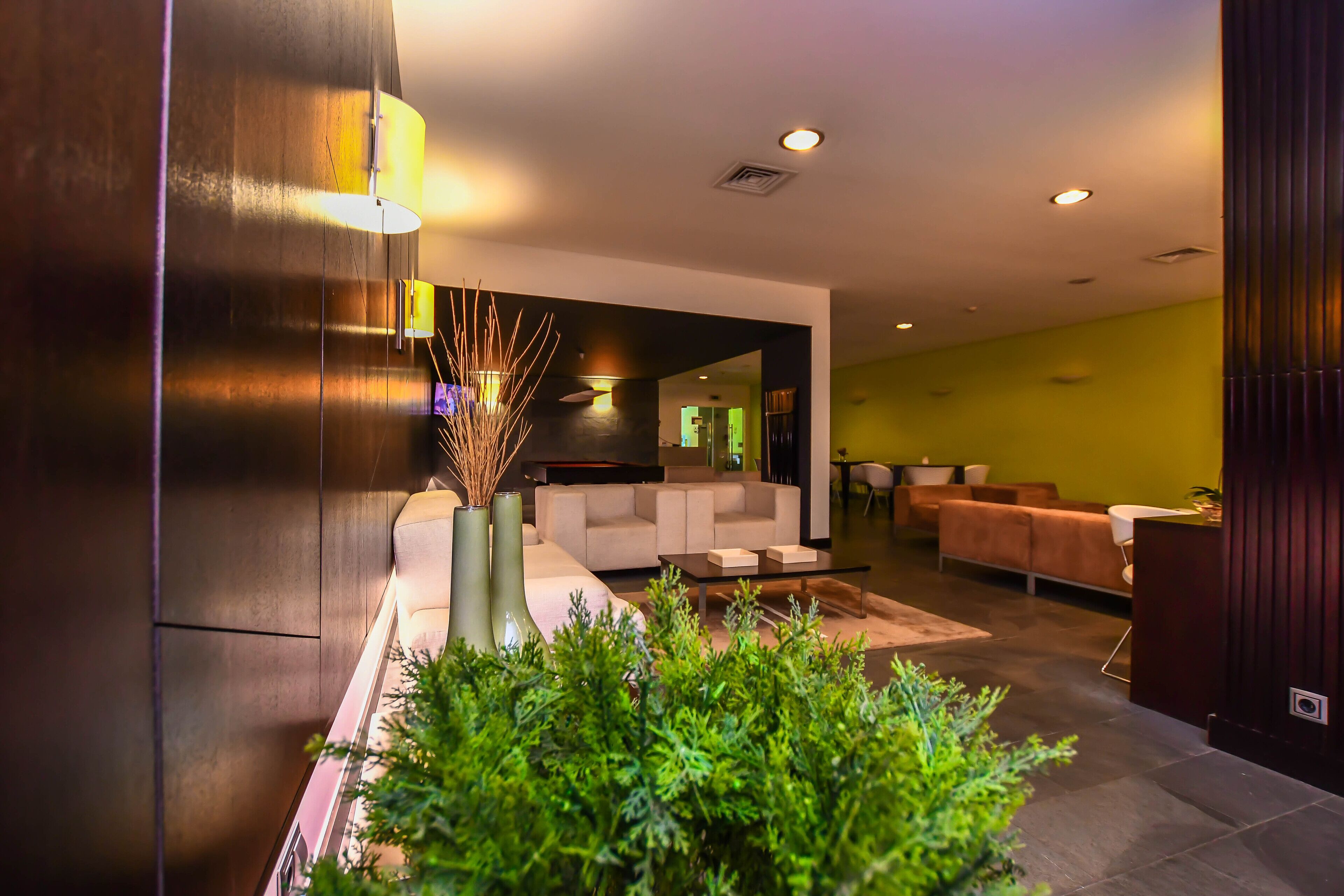 30-cm tv with cable channels