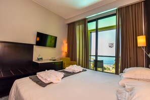 Minibar, Schreibtisch, laptopgeeigneter Arbeitsplatz