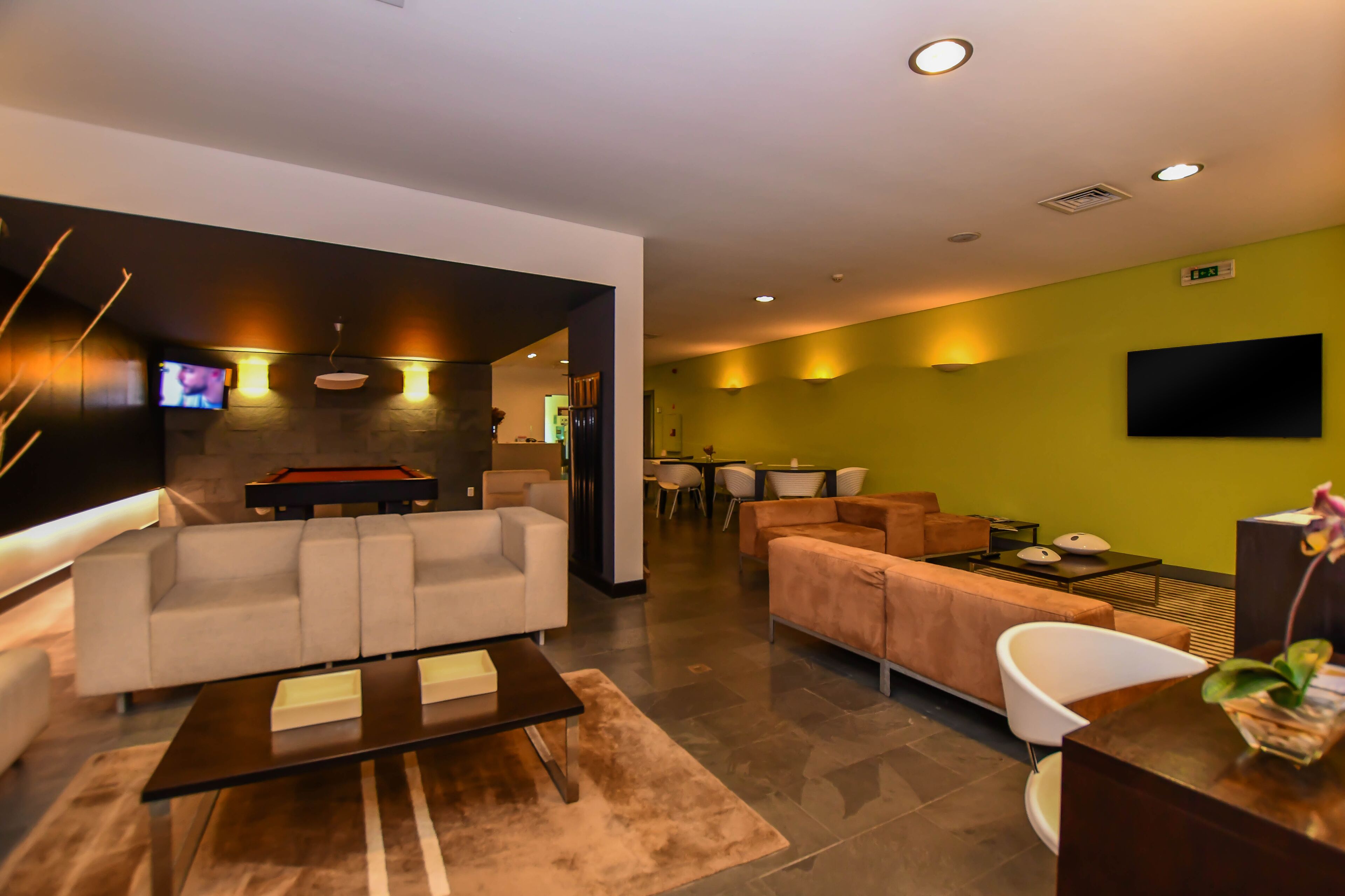 30-cm tv with cable channels