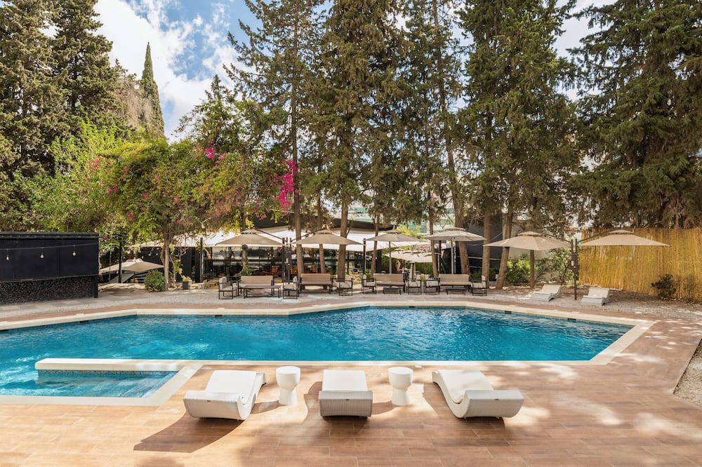 Golden Tulip El Mechtel