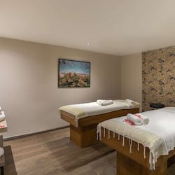 Couples treatment room(s), steam room, Turkish bath/hammam