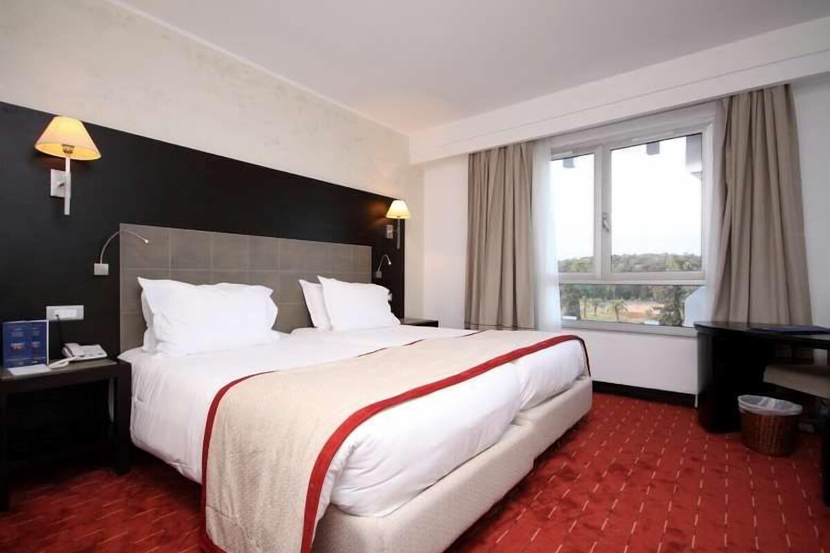 Premium bedding, Select Comfort beds, in-room safe, desk