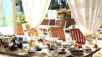 Sarapan siap masak setiap hari dengan biaya tambahan