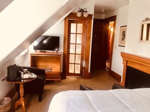 Standardzimmer, 1 Queen-Bett | Hochwertige Bettwaren, Bügeleisen/Bügelbrett, kostenloses WLAN