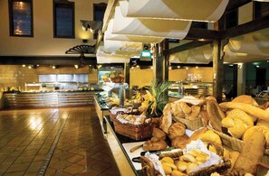 3 restaurants servant le petit-déjeuner, spécialités Cuisine italienne