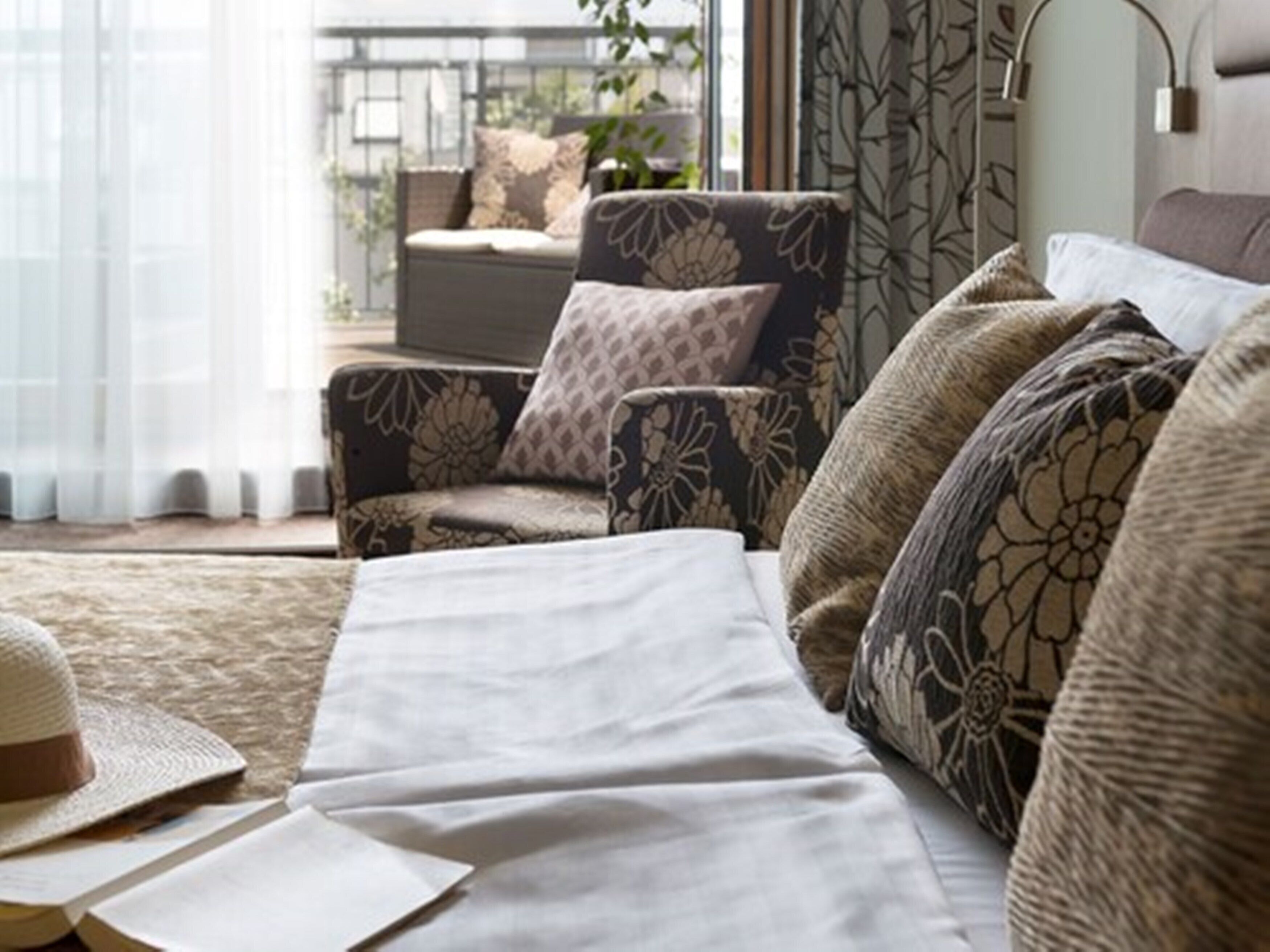 junior suite | 1 bedroom, hypo-allergenic bedding, in-room safe, individually decorated